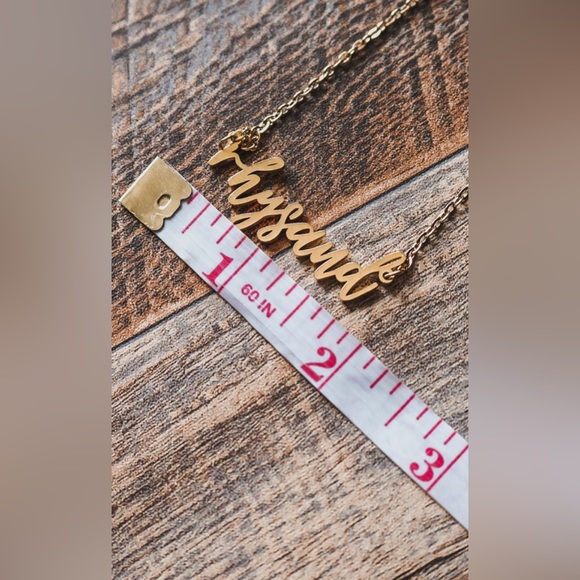 Enchanted Oddities.                          ACOTAR BatBoy Rhysand Necklace! - Picture 2 of 3